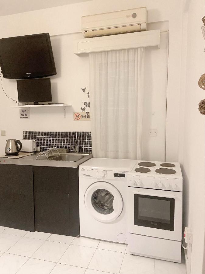 Elena's Guest House A Paphos Extérieur photo